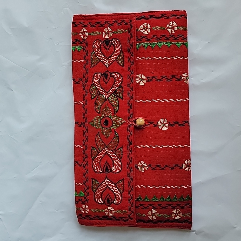Hand embroidery sustainable clutch